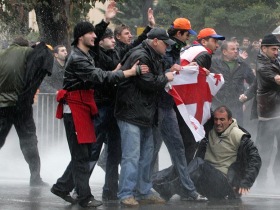 Разгон митинга в Тбилиси. Фото Getty Images/AFP ©