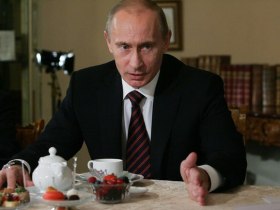 Владимир Путин на встрече с российскими писателями. Фото с сайта daylife.com