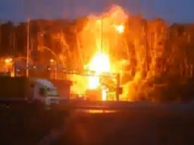 Взрыв у поста ДПС. Кадр из видеозаписи, опубликованной на сервисе "ВКонтакте"