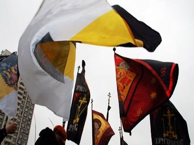 Флаги националистов. Фото с сайта: prosto-rossiane.ru