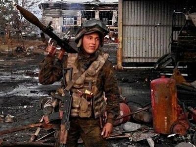 Украинский военный в зоне боевых действий. Источник - https://twitter.com/euromaidan
