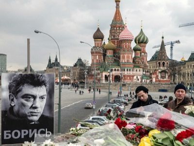 Цветы на месте гибели Бориса Немцова. Фото: ТАСС 